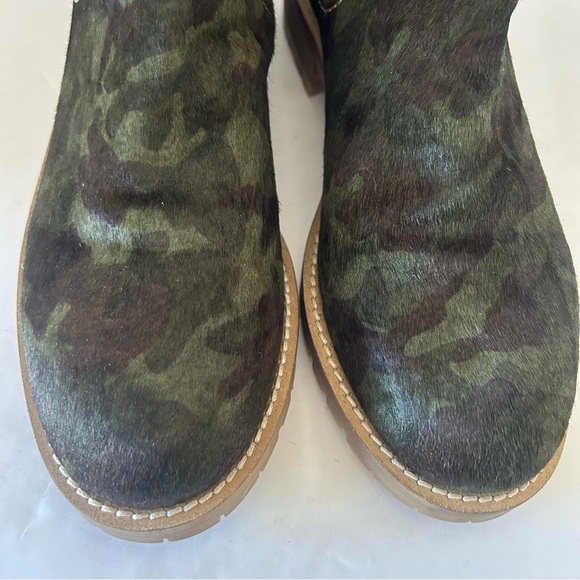 Boden Freya Chelsea Boots Camo Calf Hair Metallic Pink Green NWOT Size EU37 US 6 - Picture 8 of 16
